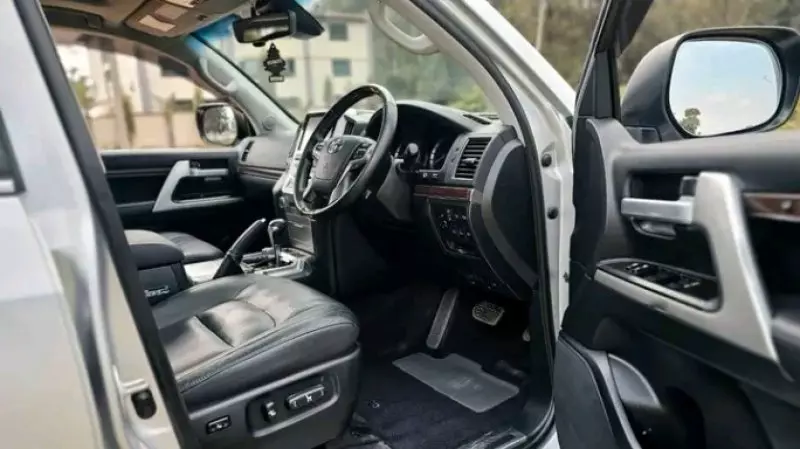 Mercedes-Benz E250   - 2014