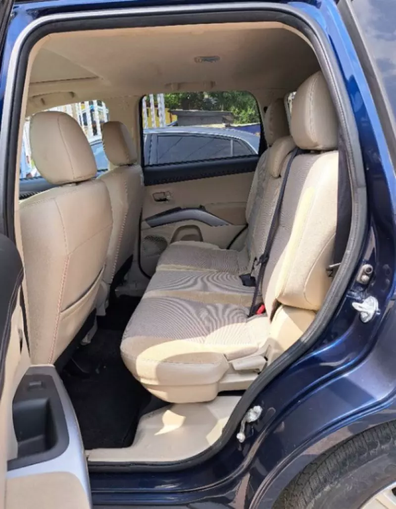 Mitsubishi Outlander Sport   - 2011