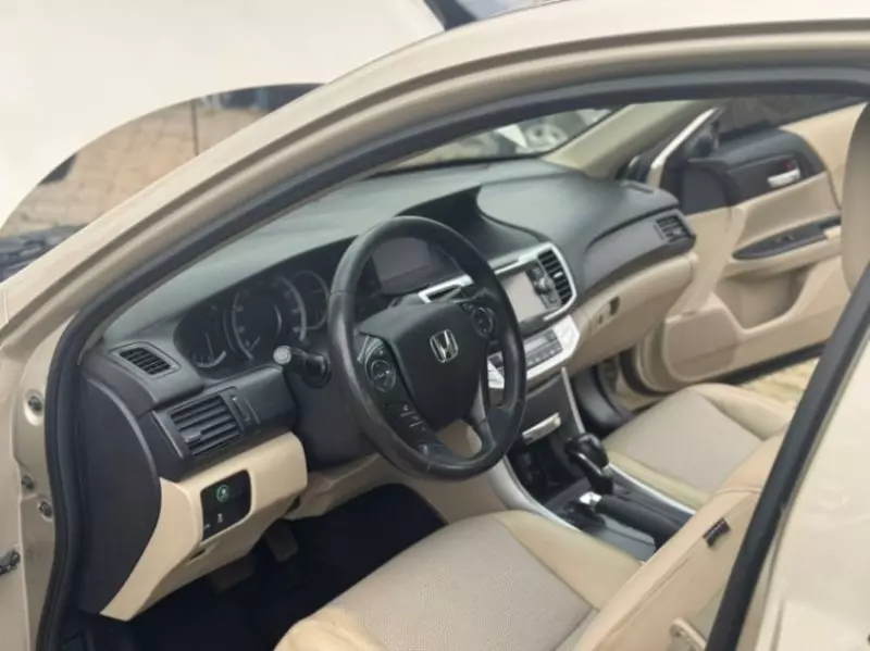 Honda Accord   - 2009
