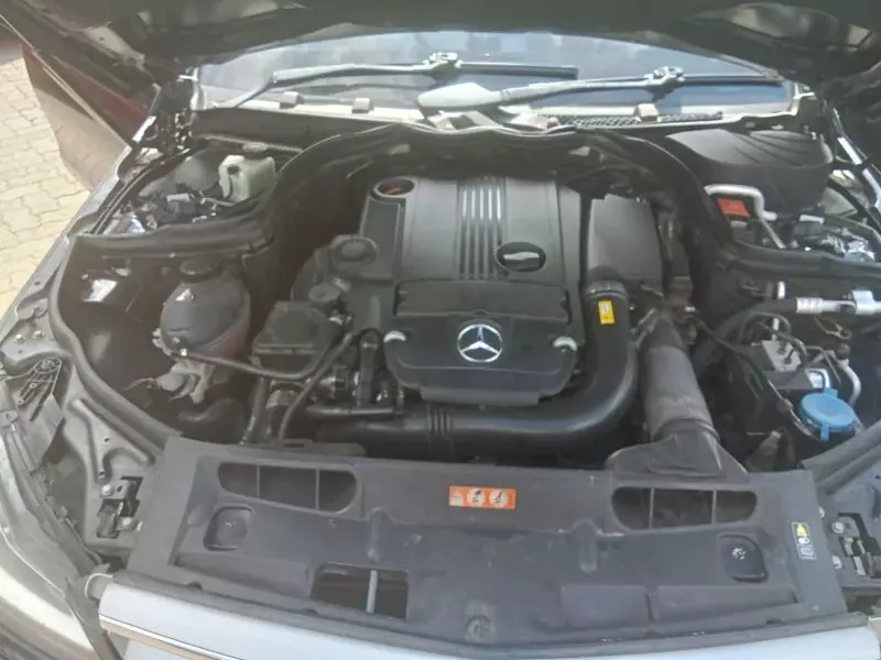 Mercedes-Benz C200   - 2012
