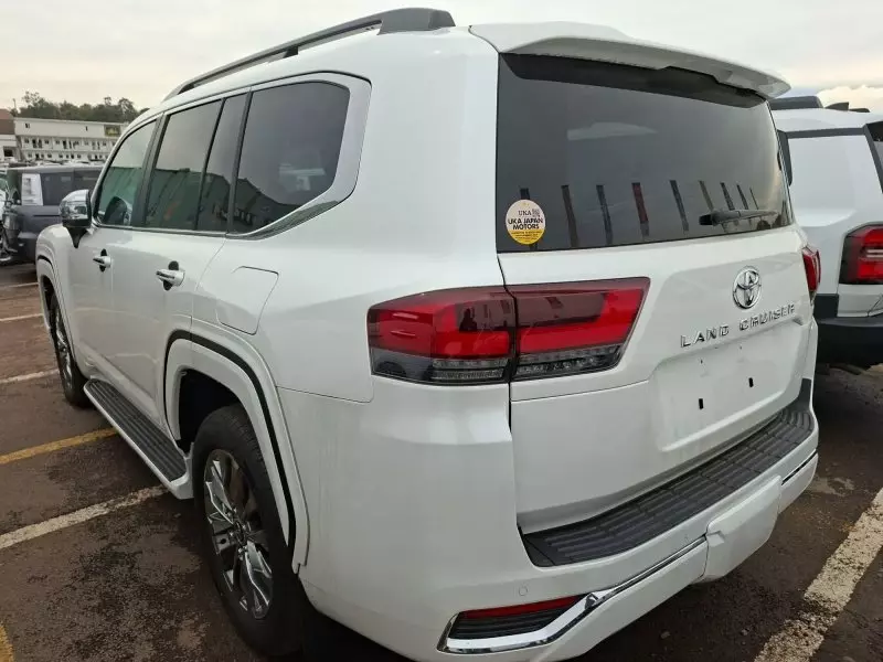 Toyota Land Cruiser VX   - 2023