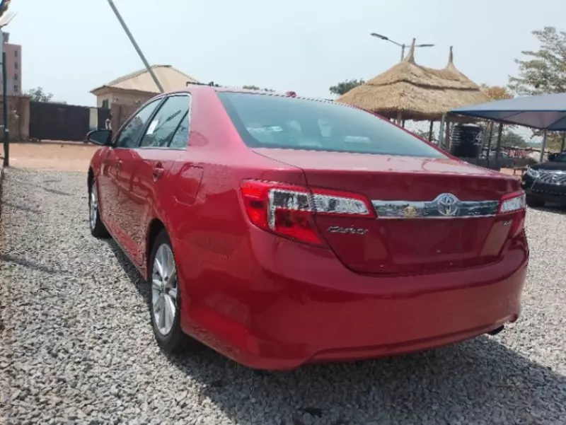 Toyota Camry   - 2012