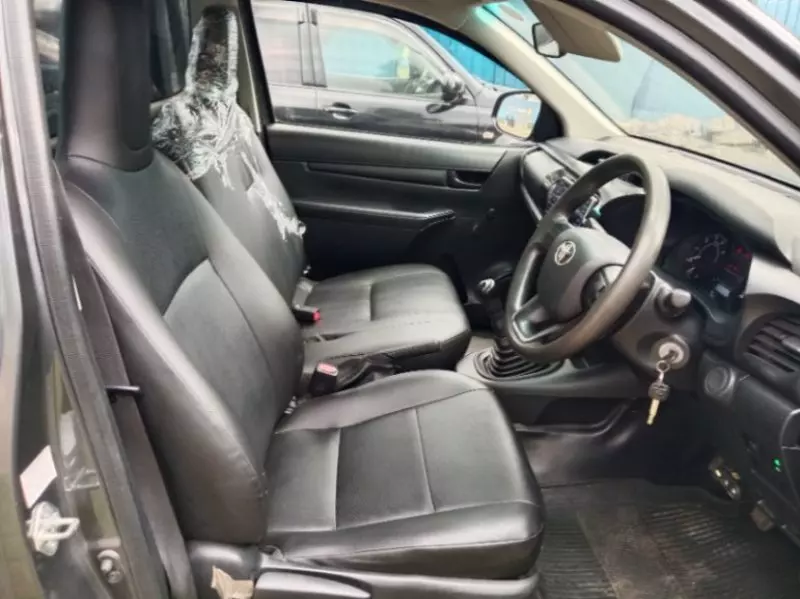 Toyota Hilux   - 2016