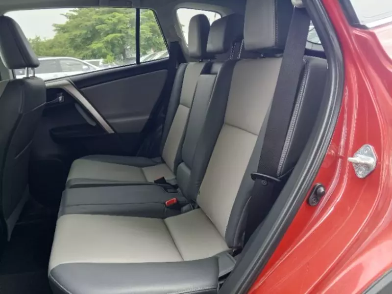 Toyota RAV4   - 2015