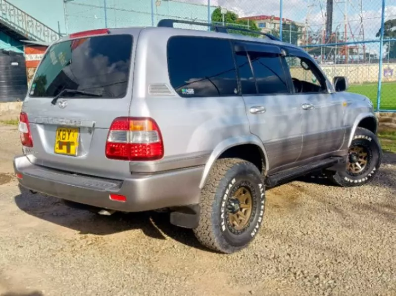 Toyota land cruiser amazon   - 2006