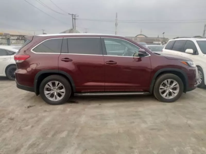 Toyota Highlander   - 2014