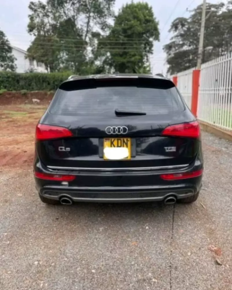 Audi Q5   - 2011