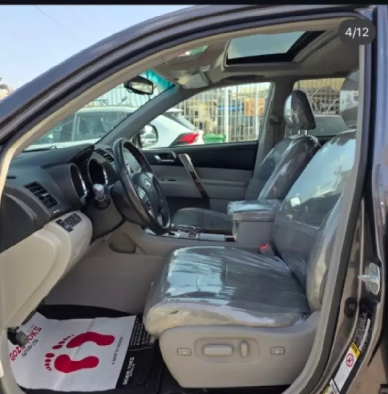 Toyota Highlander   - 2012