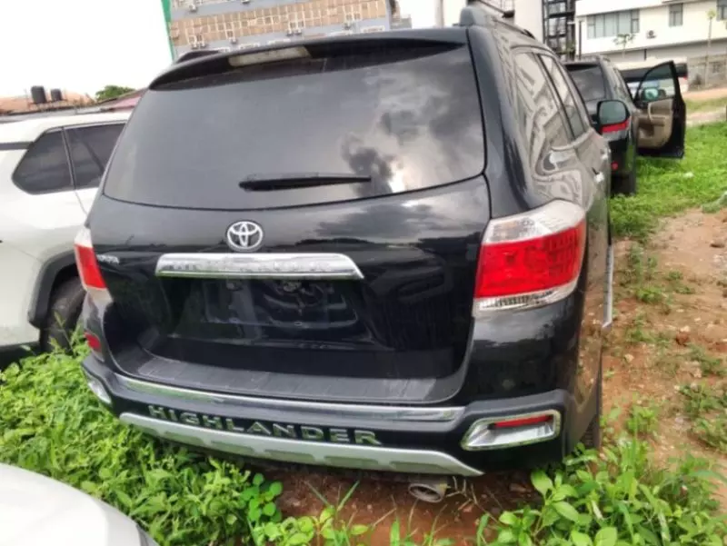 Toyota Highlander   - 2013