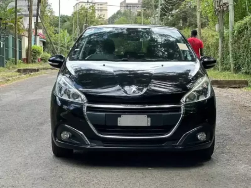 Peugeot 208   - 2017
