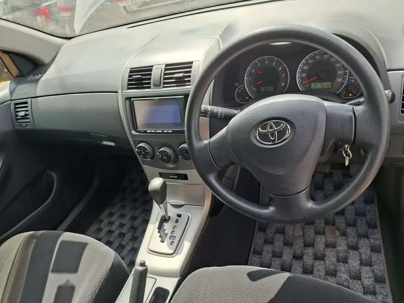 Toyota Fielder    - 2012