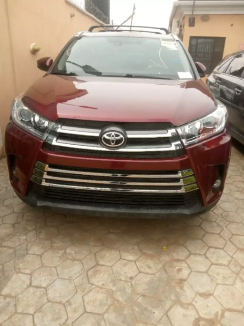 Toyota Highlander   - 2014
