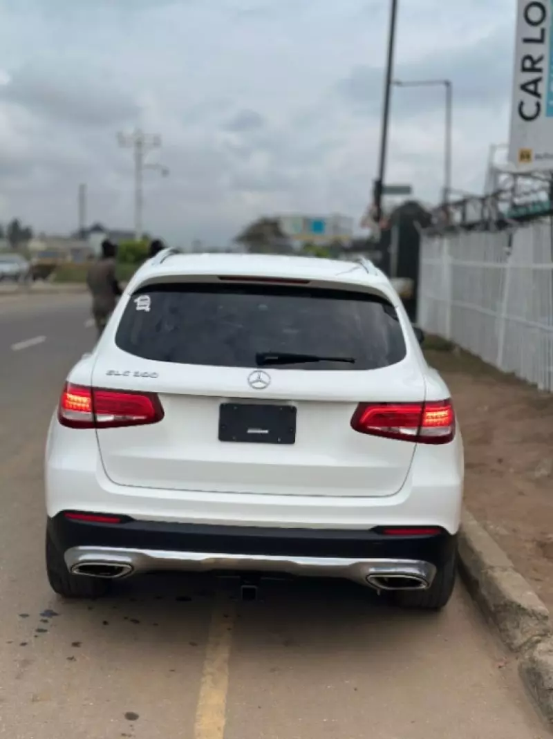 Mercedes-Benz GLC 300   - 2017