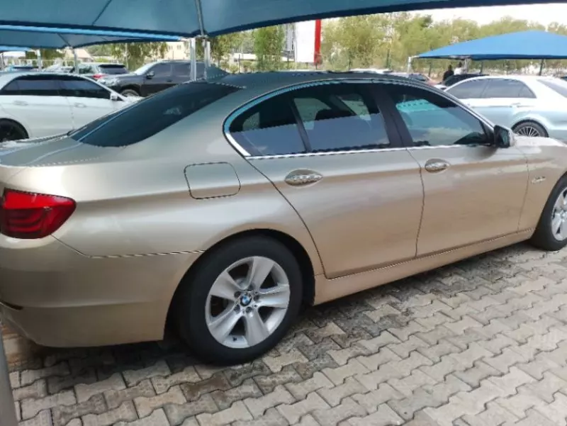 BMW 528i