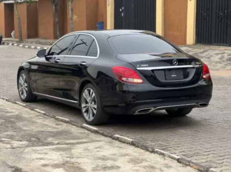 Mercedes-Benz C 300