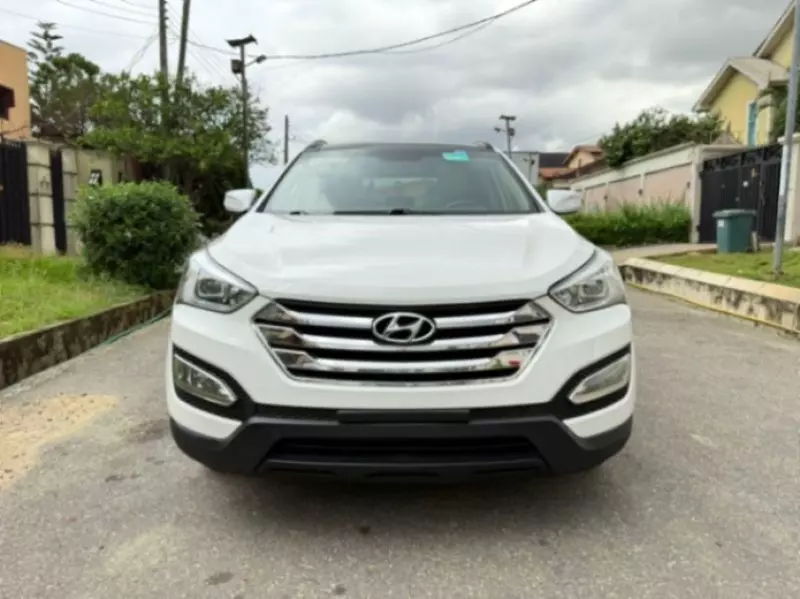 Hyundai Santa Fe   - 2014
