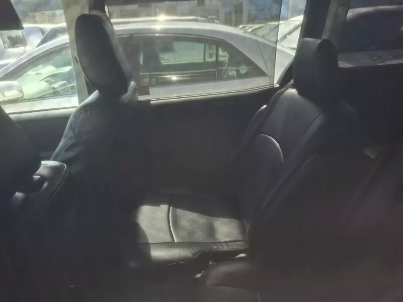 Toyota Noah Hybrid   - 2016