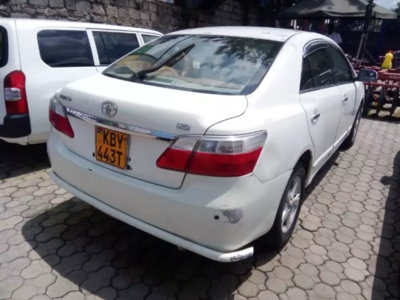 Toyota Premio    - 2009