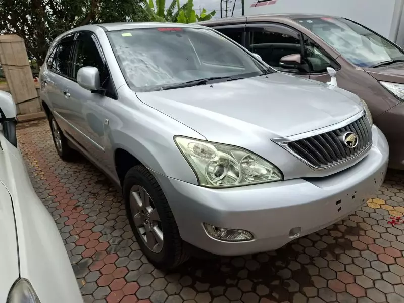 Toyota Harrier   - 2012
