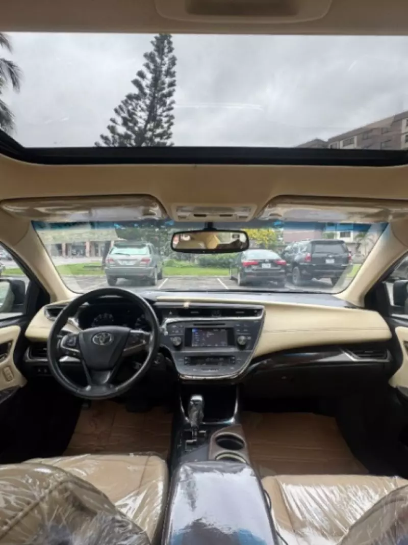 Toyota Avalon   - 2013