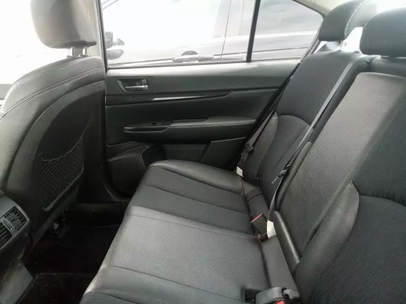 Subaru Legacy   - 2011