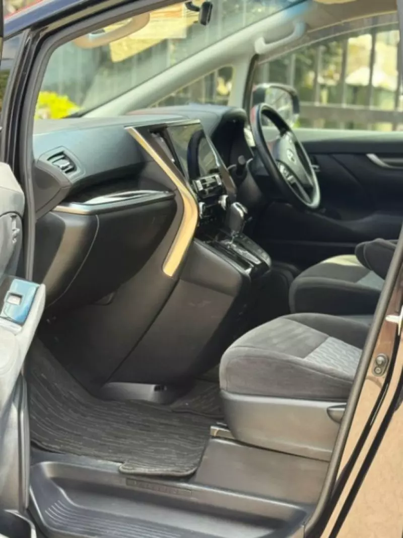 Toyota Vellfire    - 2018