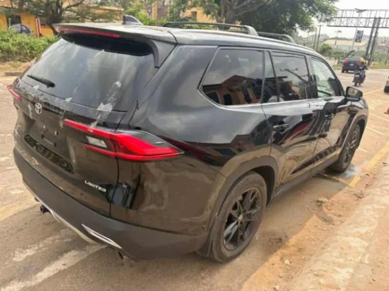 Toyota Grand Highlander   - 2024