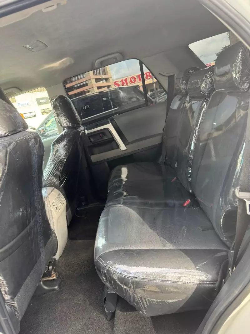 Toyota 4-Runner   - 2010
