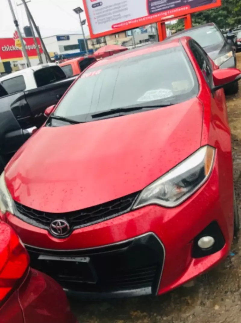 Toyota Corolla   - 2016