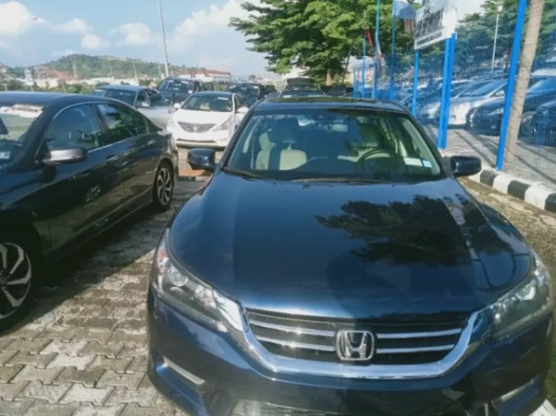 Honda Accord   - 2009