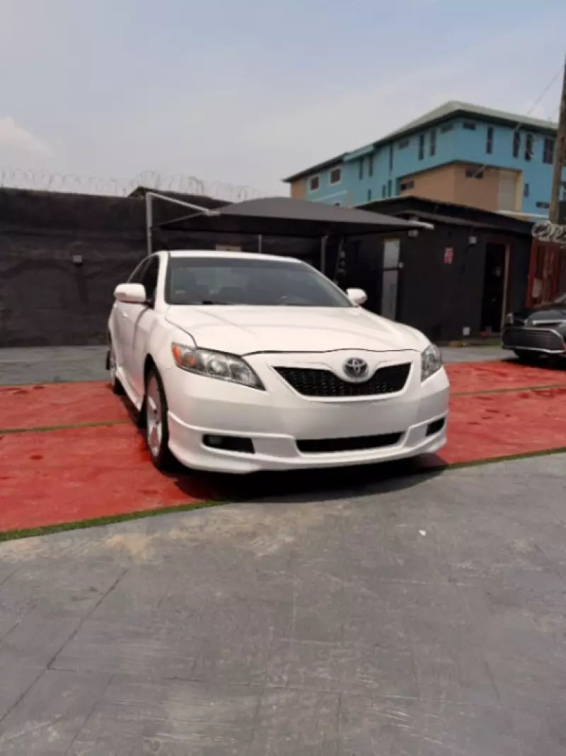 Toyota Camry   - 2008