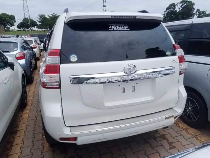 Toyota Landcruiser Prado   - 2016
