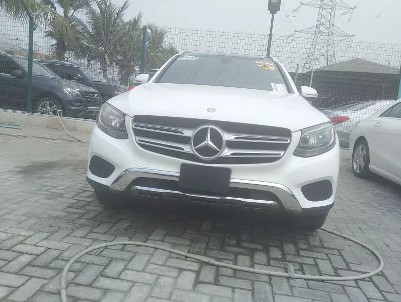 Mercedes-Benz GLC 300   - 2017