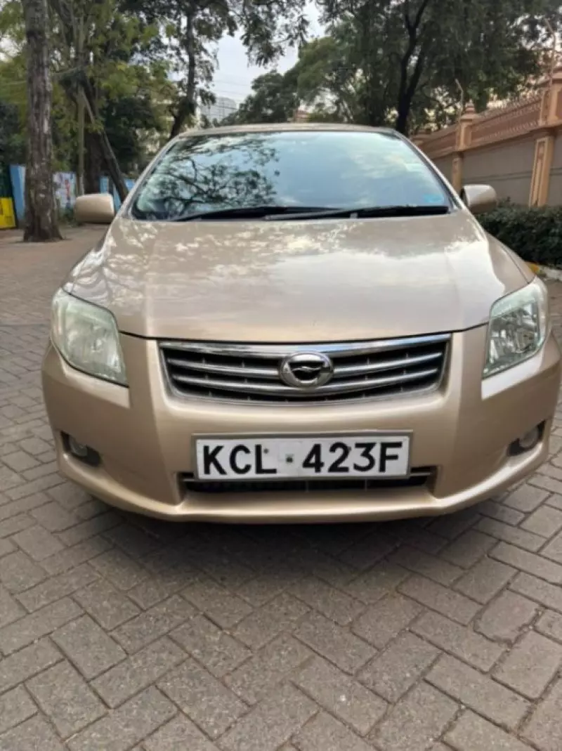 Toyota Axio    - 2013