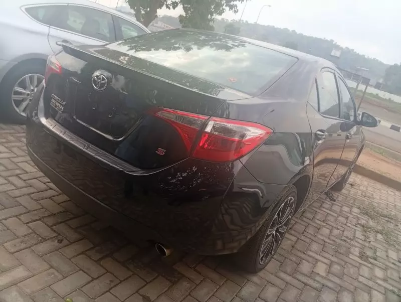 Toyota Corolla   - 2016