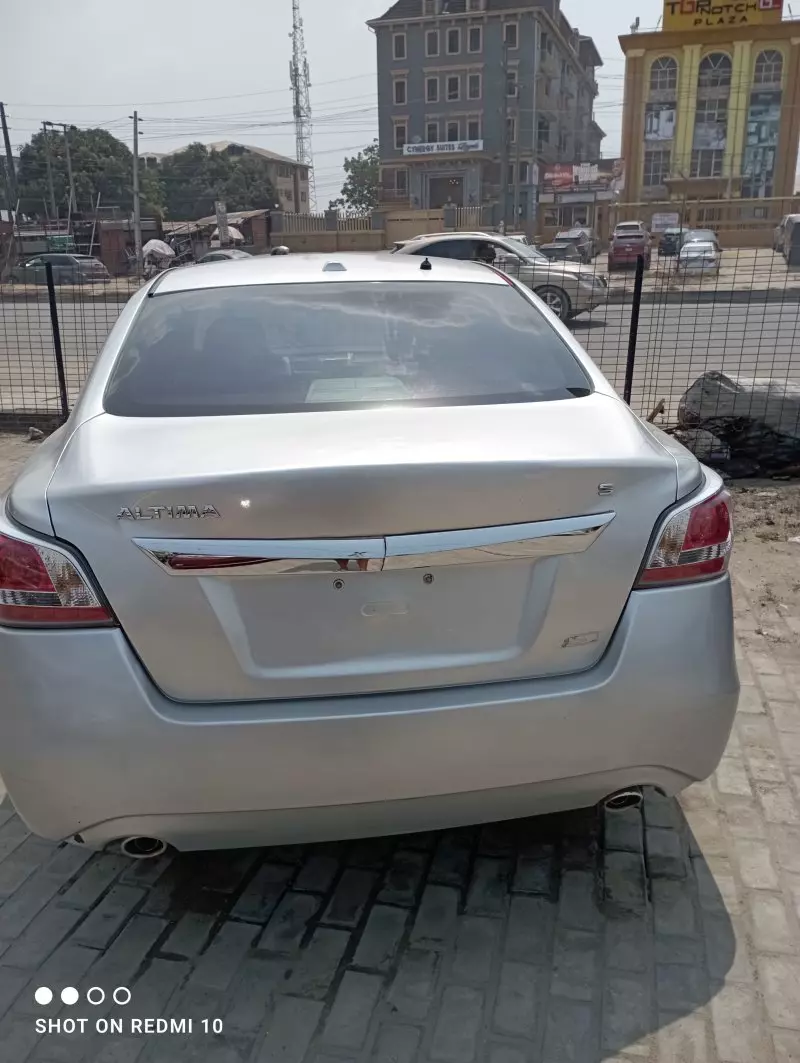 Nissan Altima   - 2015