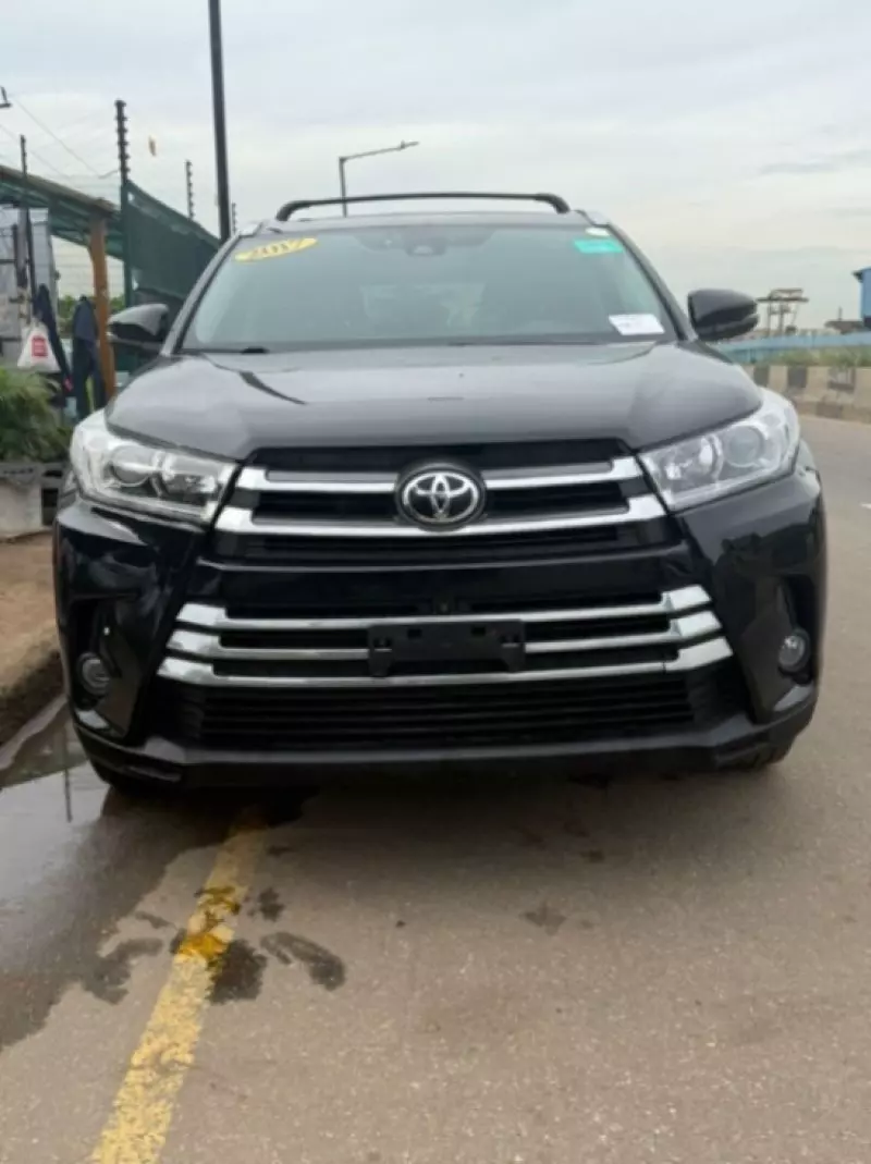Toyota Highlander   - 2017