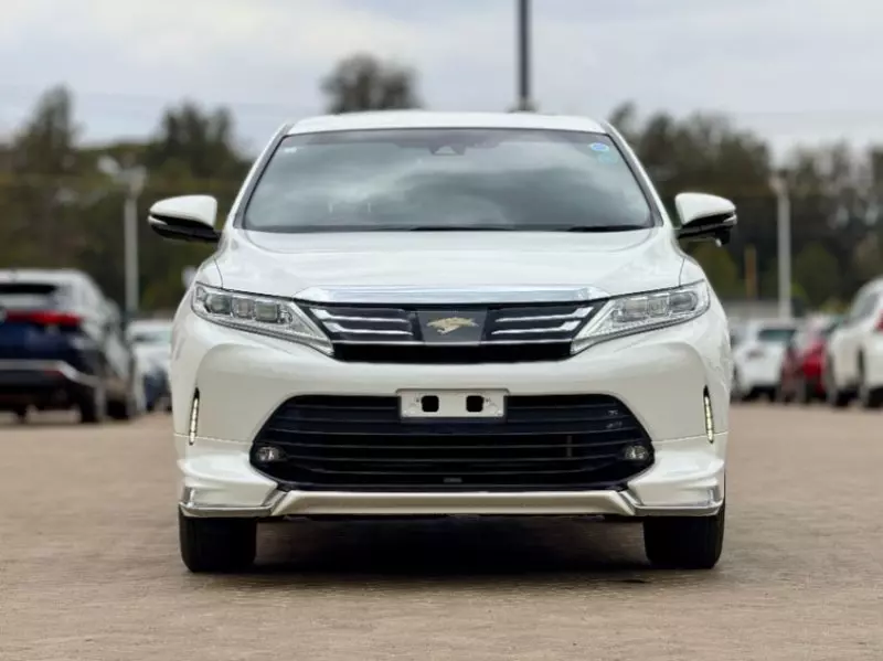 Toyota Harrier   - 2018