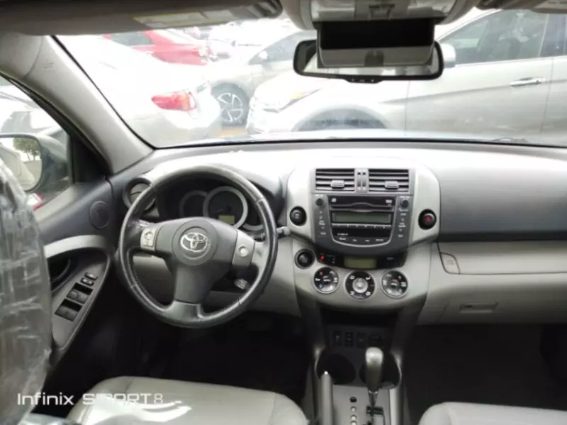 Toyota RAV 4   - 2010