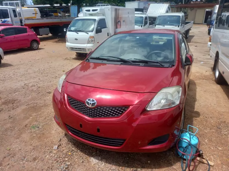 Toyota Belta   - 2012