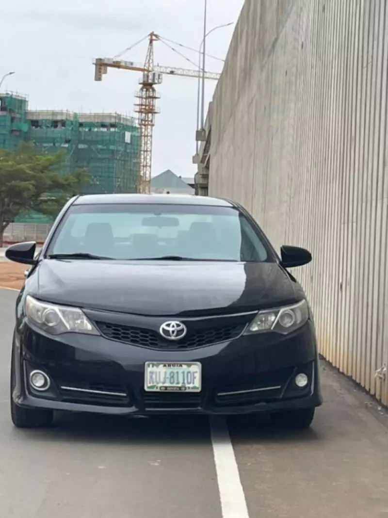 Toyota camry   - 2012