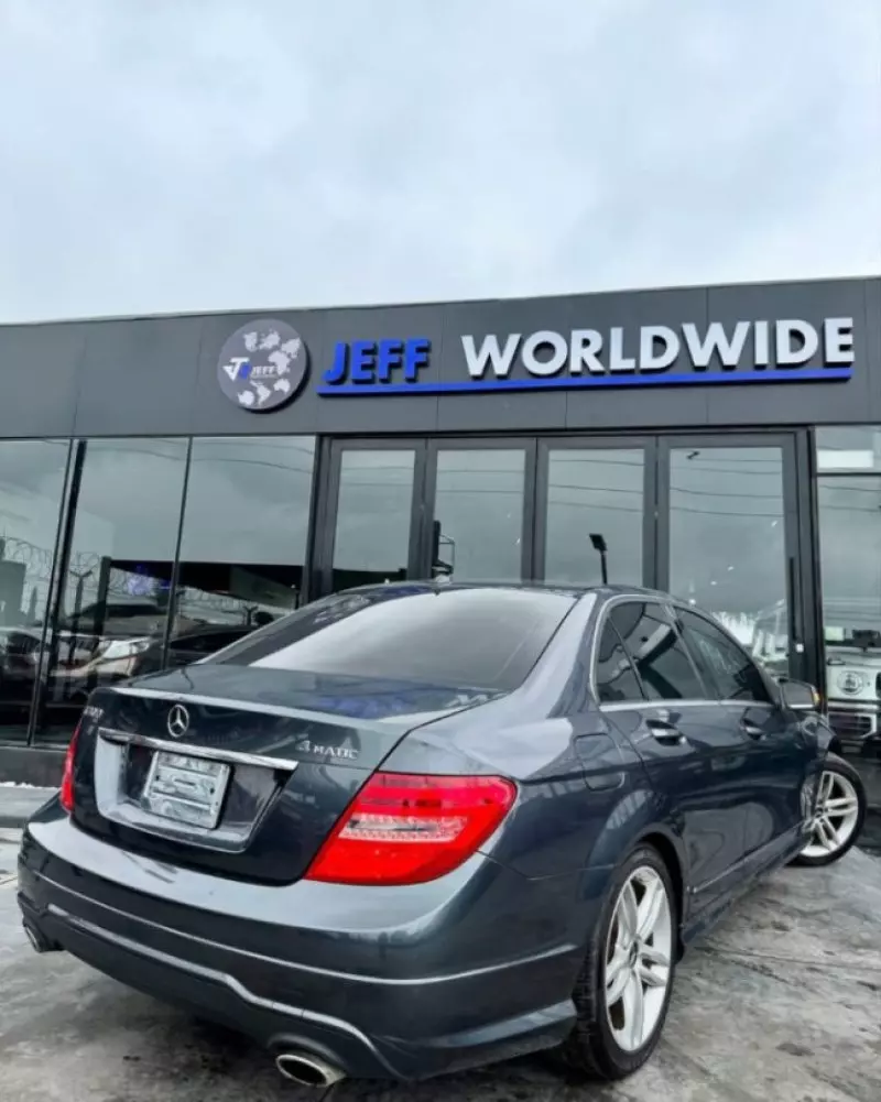 Mercedes-Benz C 300   - 2013