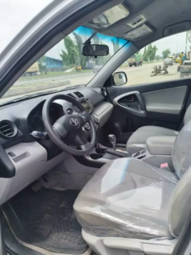 Toyota RAV 4   - 2009