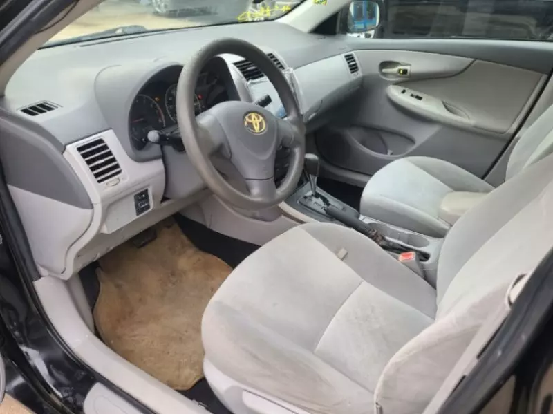 Toyota Corolla   - 2009