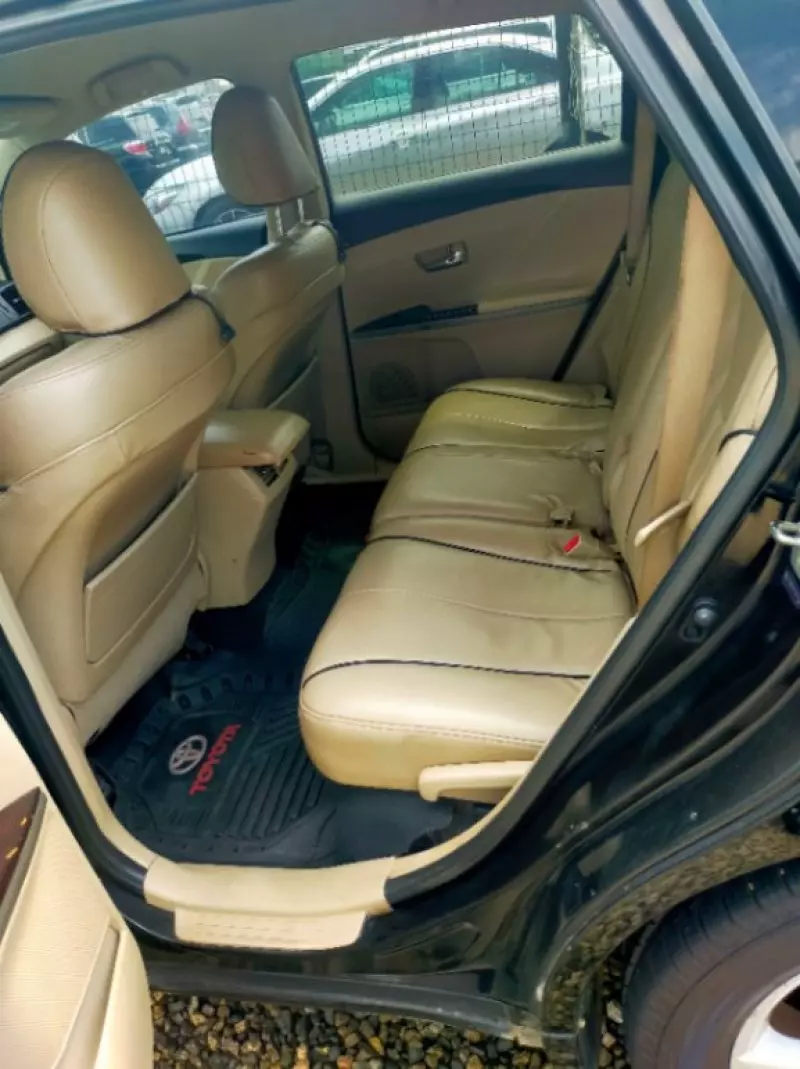 Toyota Venza   - 2013