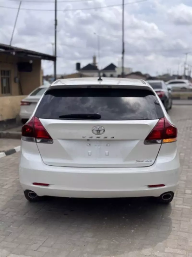 Toyota Venza   - 2013