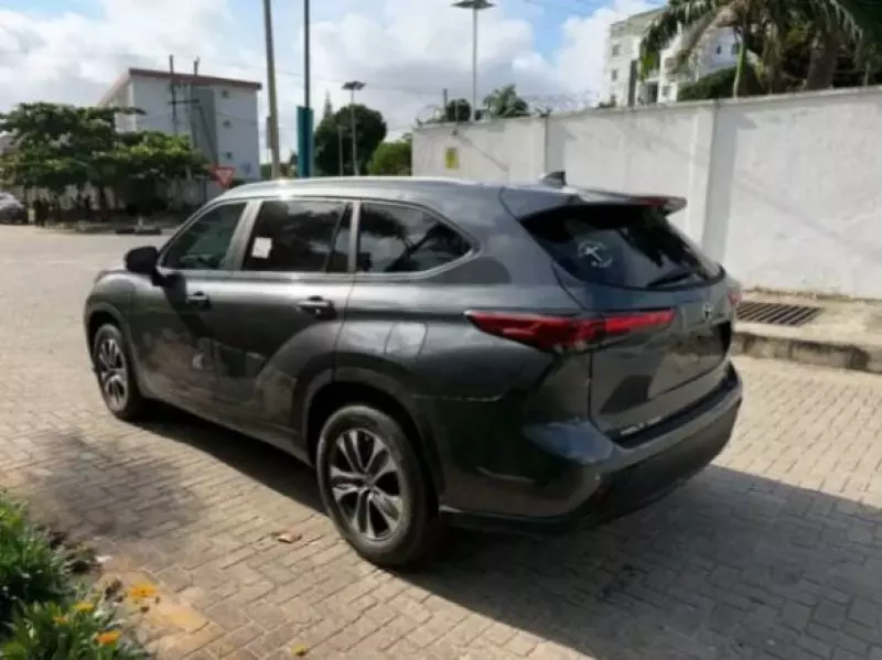 Toyota Highlander   - 2023