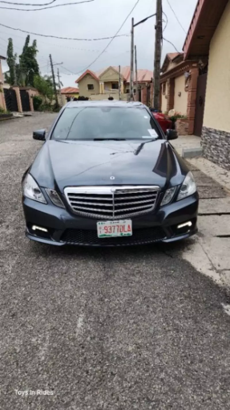 Mercedes-Benz E350   - 2012