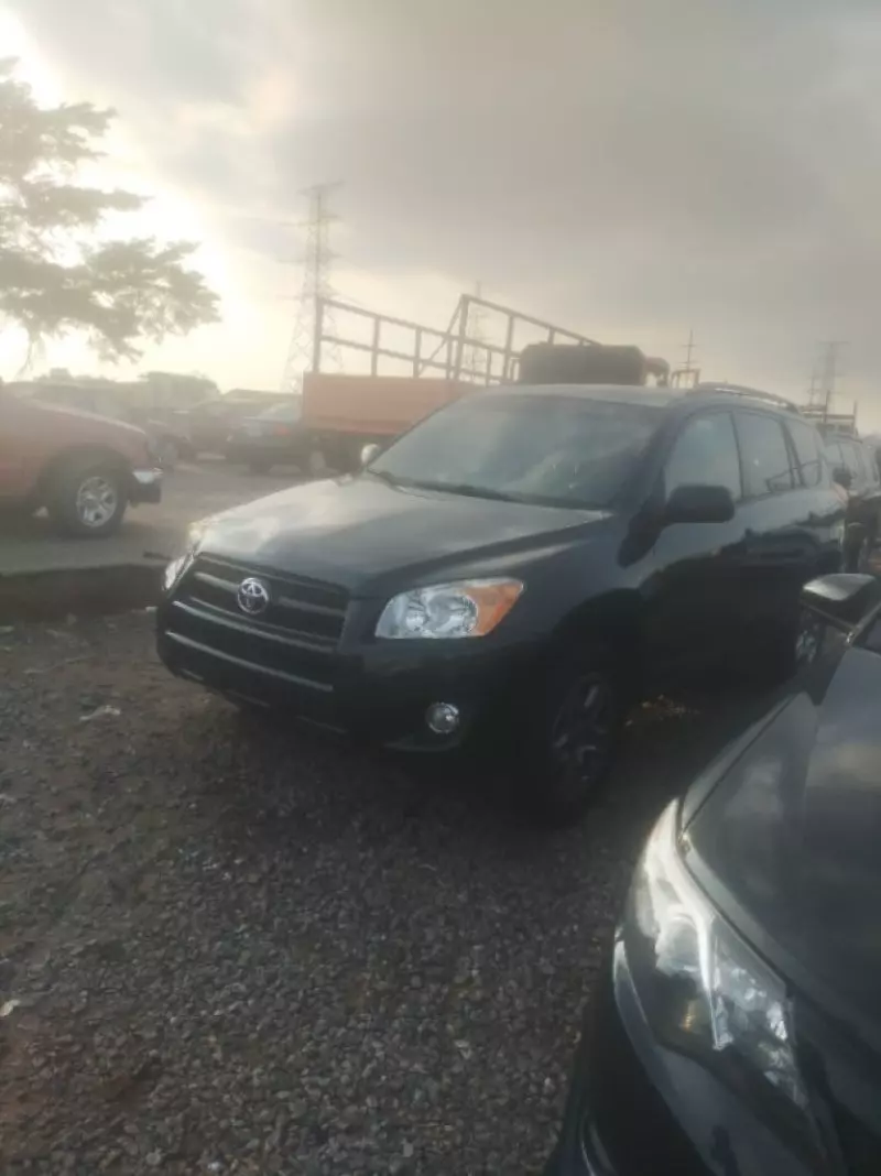 Toyota RAV 4   - 2010