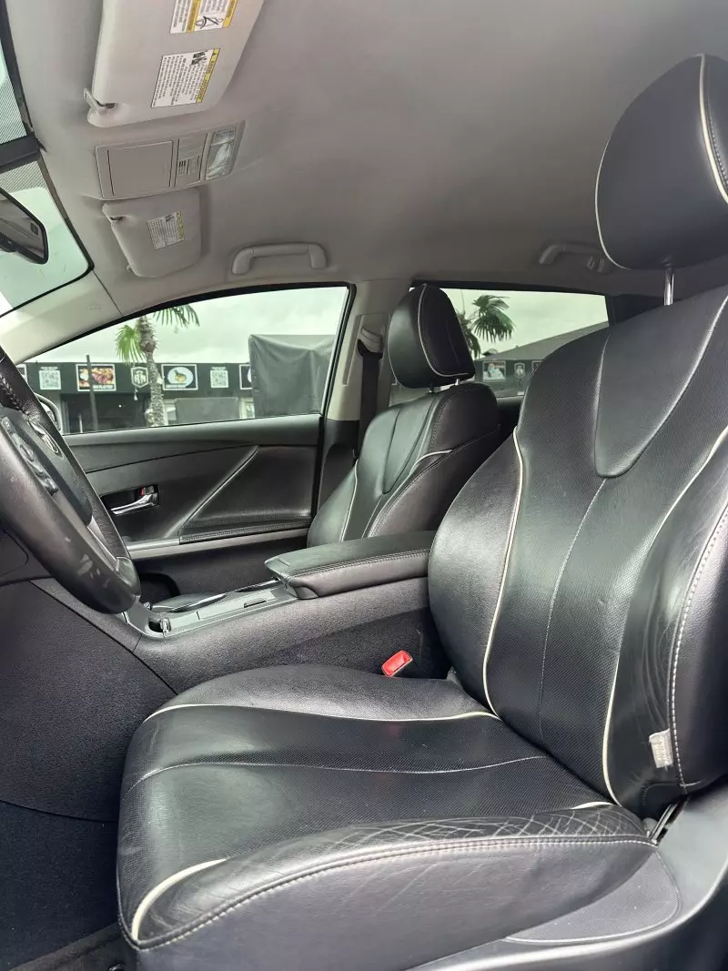 Toyota Venza   - 2013